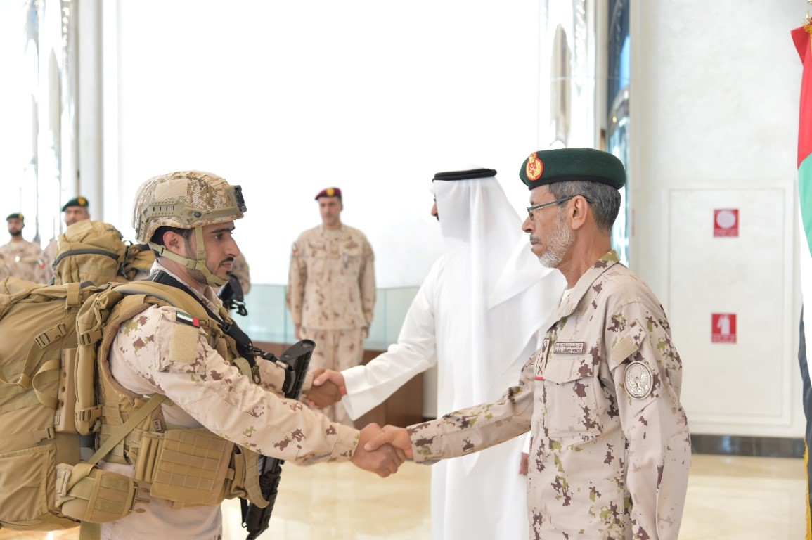 القيادة فى استقبال القوات الإماراتية