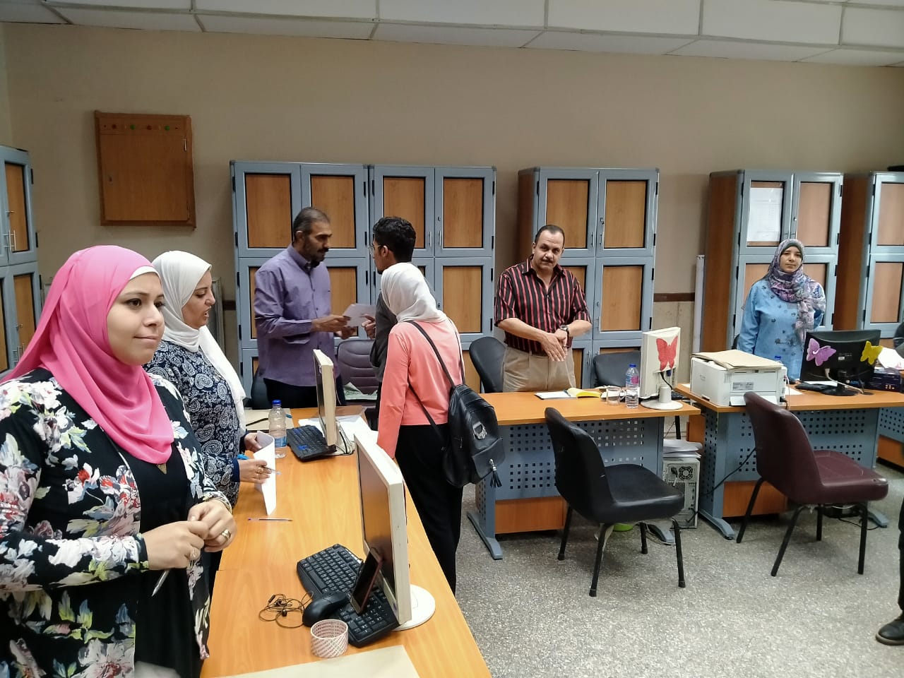 زحام بدار العلوم القاهرة لسحب استمارات الترشح لانتخابات اتحاد الطلاب (6)