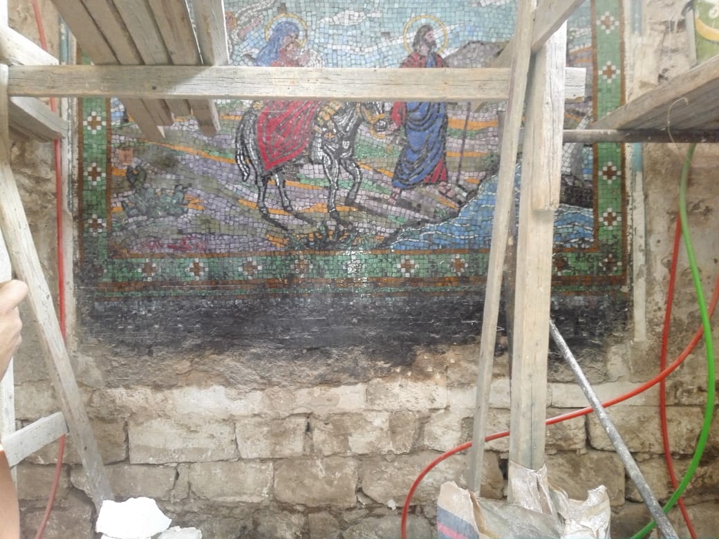صيانة وترميم الكنيسة الأثرية بجبل الطير  (3)