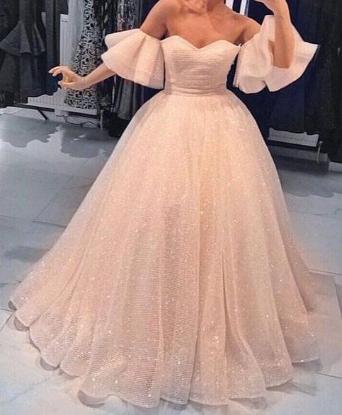 فستان زفاف بيج