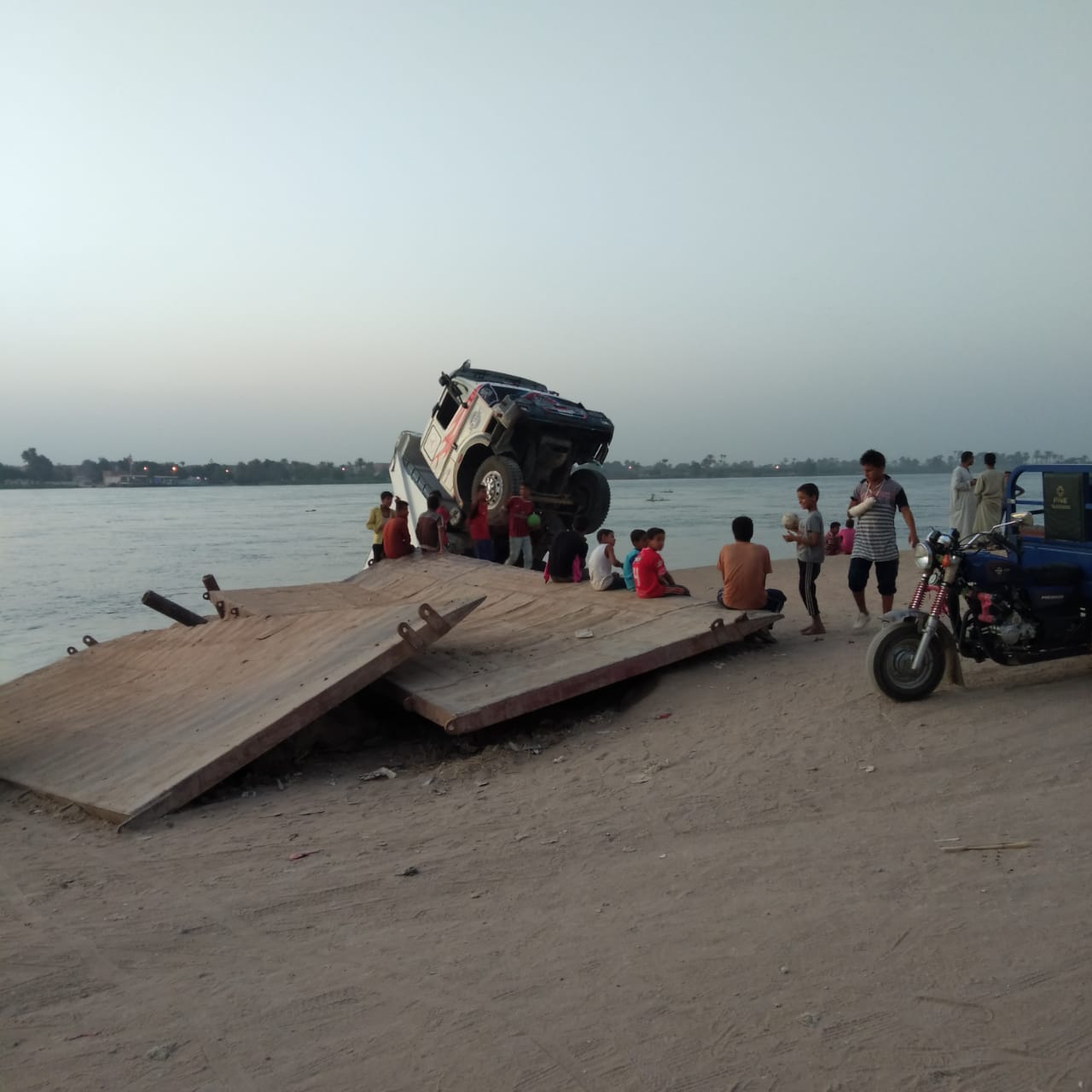 سقوط سيارة فى النيل ببنى سويف (6)