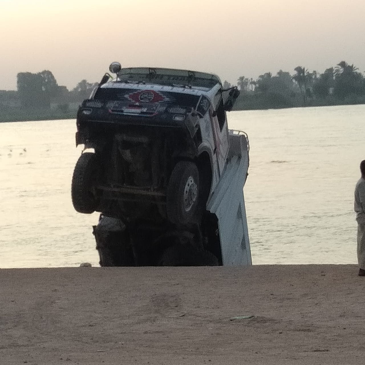 سقوط سيارة فى النيل ببنى سويف (4)
