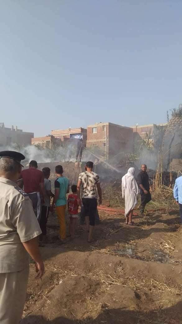 السيطرة على الحريق قبل امتداده للمناطق المجاورة 2