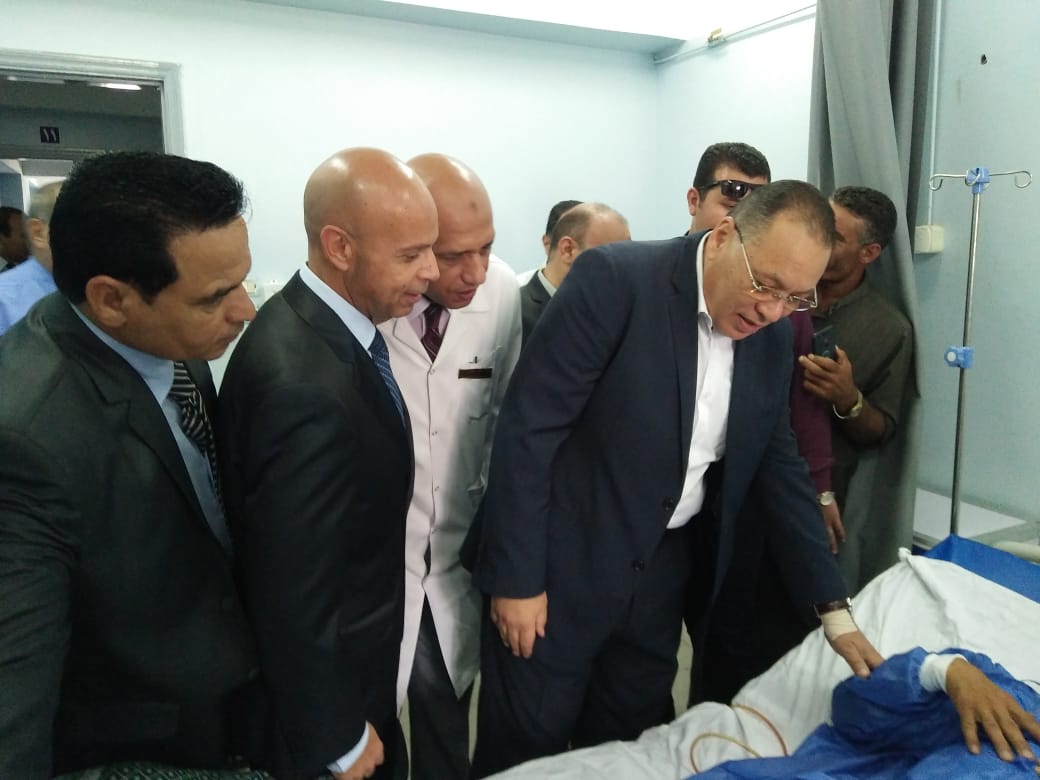 محافظ الشرقية ووكيل وزراة الصحة يفتتحون قسم الجراحات بمستشفى أبو كبير (3)