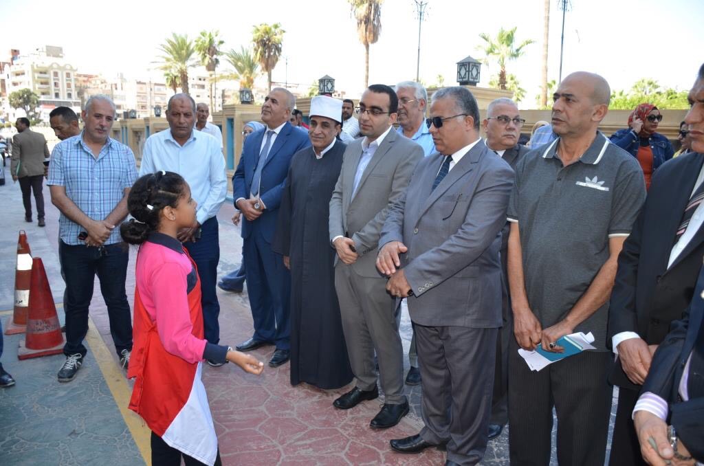 نائب محافظ الإسماعيلية يشهد احتفال مدارس المحافظة بذكرى نصر أكتوبر (2)