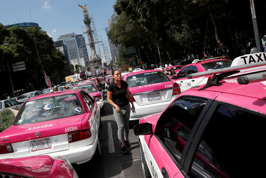 احتجاجات لسائقى التاكسى فى المكسيك