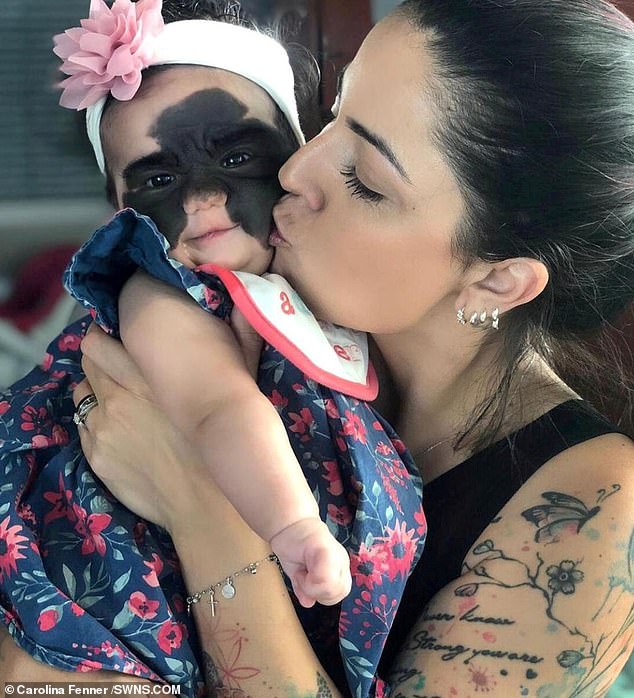 الطفلة بات مان الطفلة بات مان