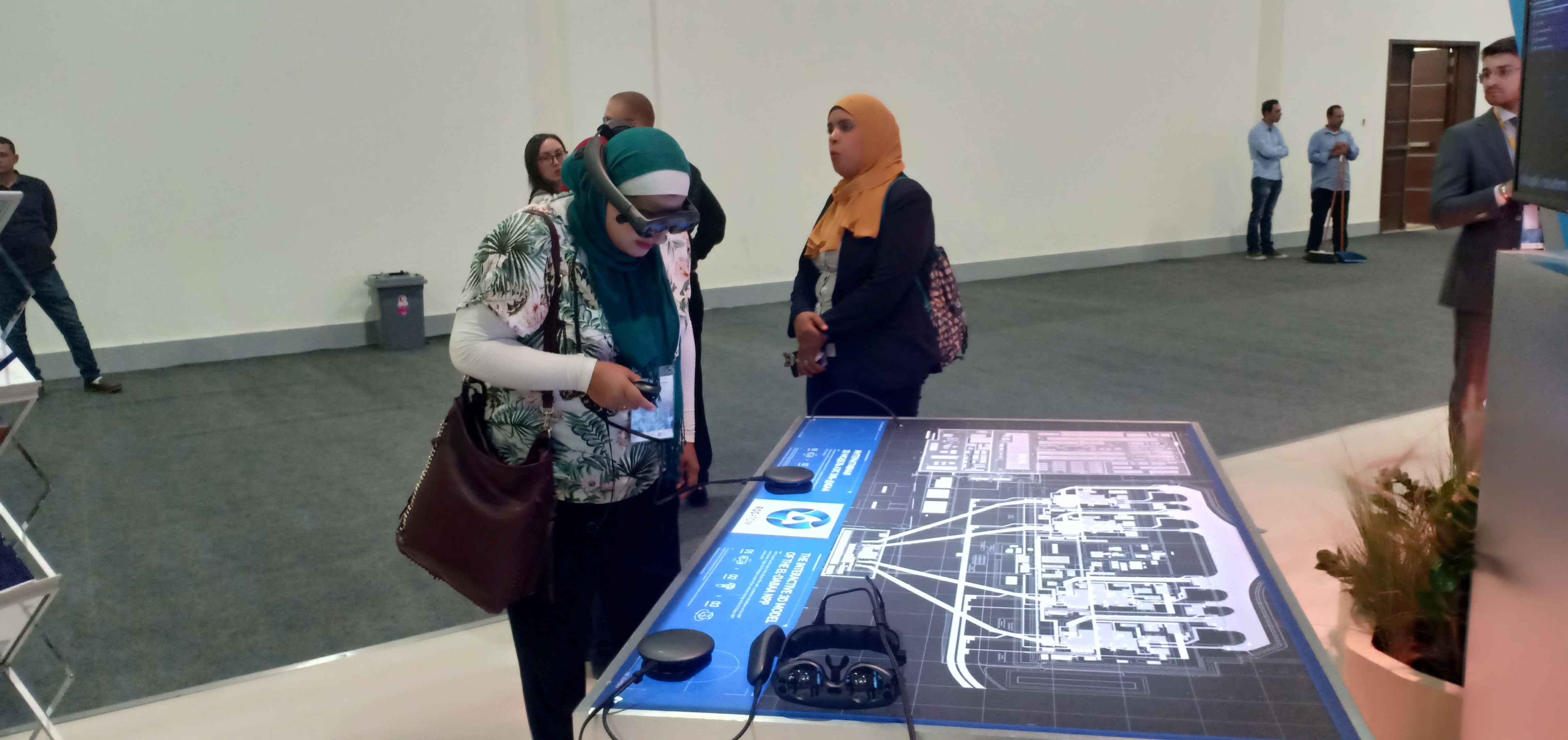 روساتوم تعرض نموذج لمفاعلات الضبعة بتقنية 3d  بمعرض الاسبوع الصناعى (5)