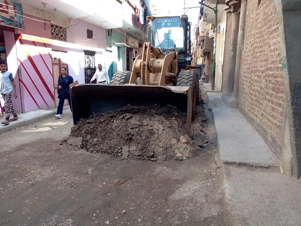 رفع 20 طن تراكمات منالشوارع لخلق بيئة حضارية بسوهاج (7)