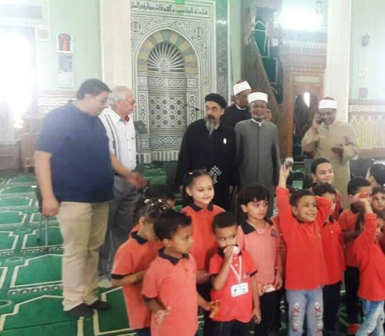 أطفال-الرحلة-داخل-المسجد