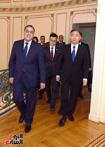 رئيس الوزراء يستقبل رئيس المجلس الاستشارى الصينى (6)