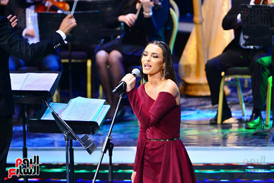 كارمن سليمان تختتم حفلها فى مهرجان الموسيقى العربية بـ أنا هنا يا ابن الحلال اليوم السابع