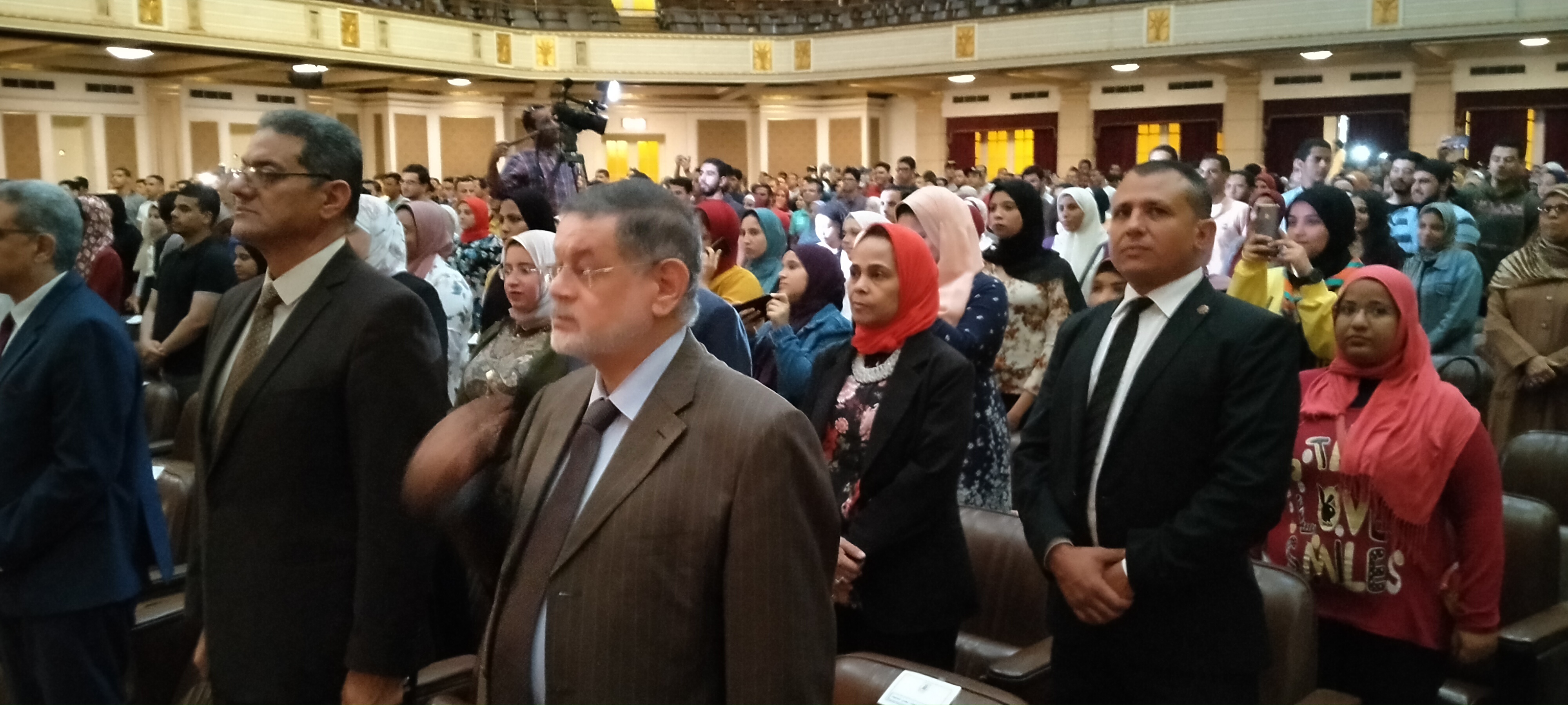 المحاضرة التى تنظمها جامعة القاهرة بحضور الدكتور زاهى حواس  (3)