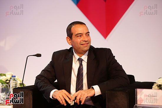 منصة جلسة الاستثمار بقمة مصر الاقتصادية  (2)