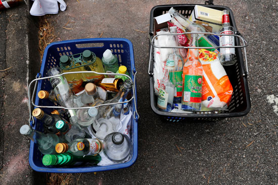 شوهدت مواد لزجاجات المولوتوف خلال احتجاج في جامعة هونغ كونغ