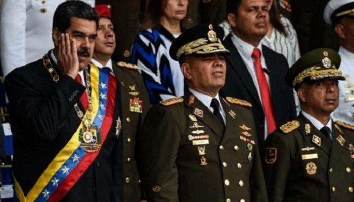 مادورو بين كبار قيادات الجيش الفنزويلى