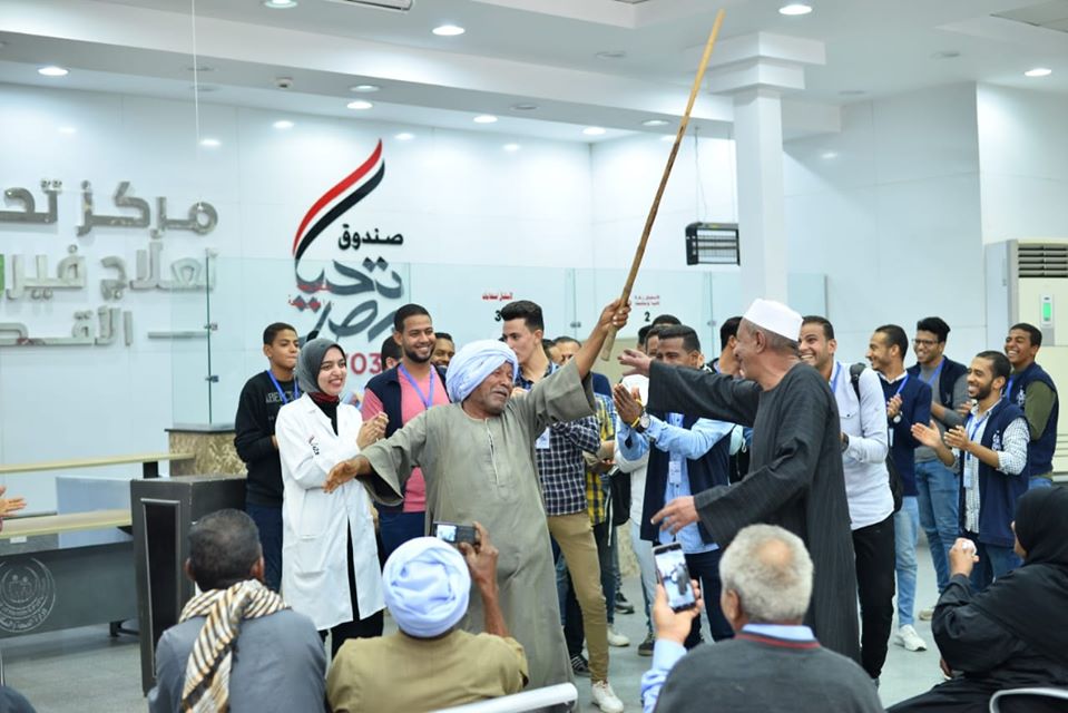 مركز صندوق تحيا مصر لعلاج فيروس سي يستقبل وفد طلابي لدعم المرضي (1)