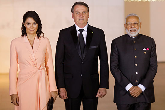 الرئيس البرازيلى وحرمه يستقبلون رئيس الوزراء الهندى