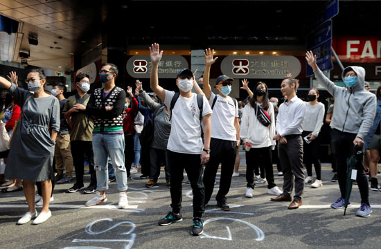 الطلاب ينددون بالنظام فى هونج كونج