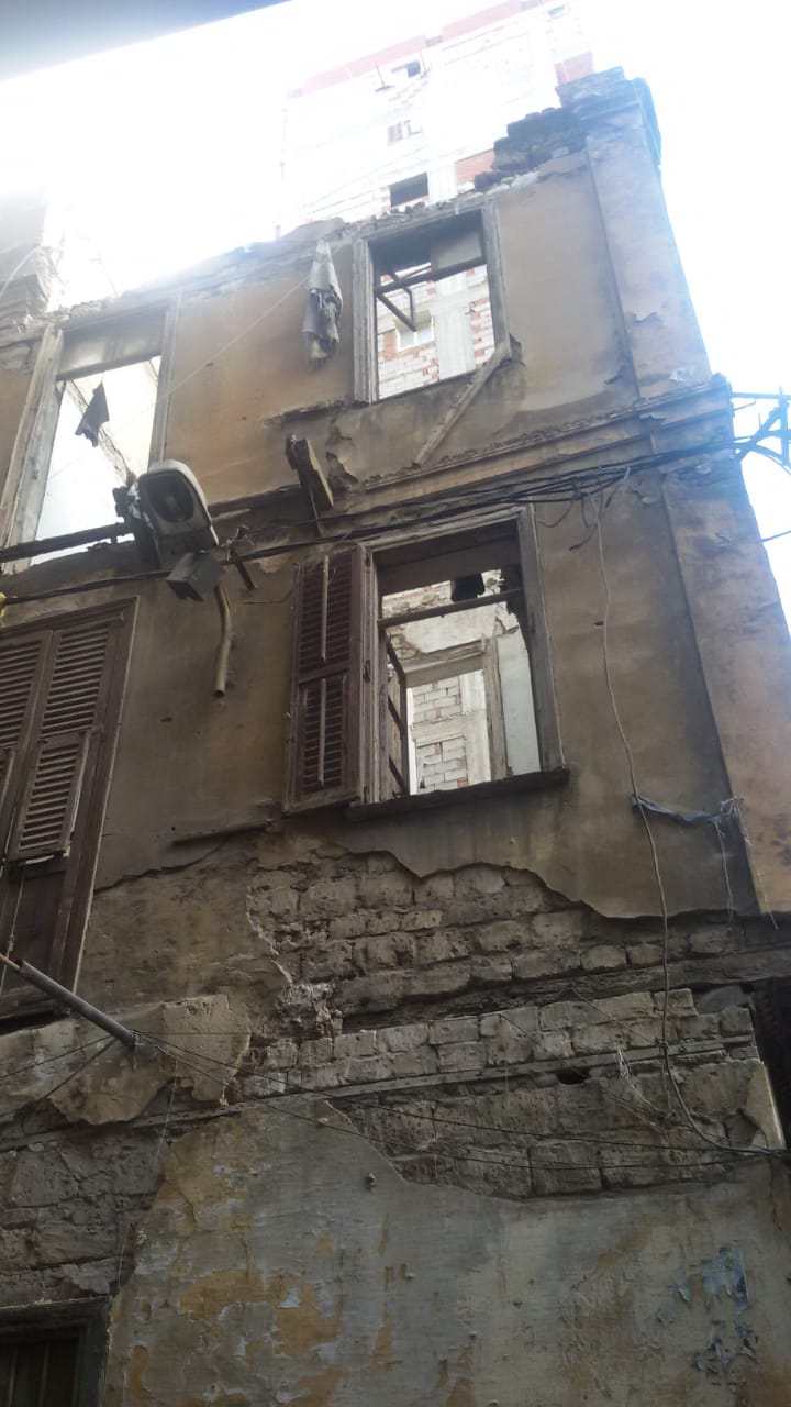 إنهيار جزئى بعقار وسط الإسكندرية  (3)
