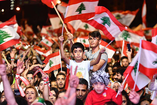 أطفال تشارك فى مظاهرات لبنان