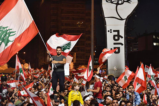 مظاهرات لبنان بعد شعر من اندلاعها