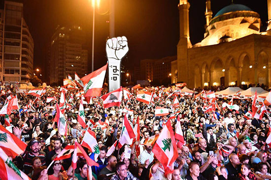 حشود غفيرة فى ساحات لبنان