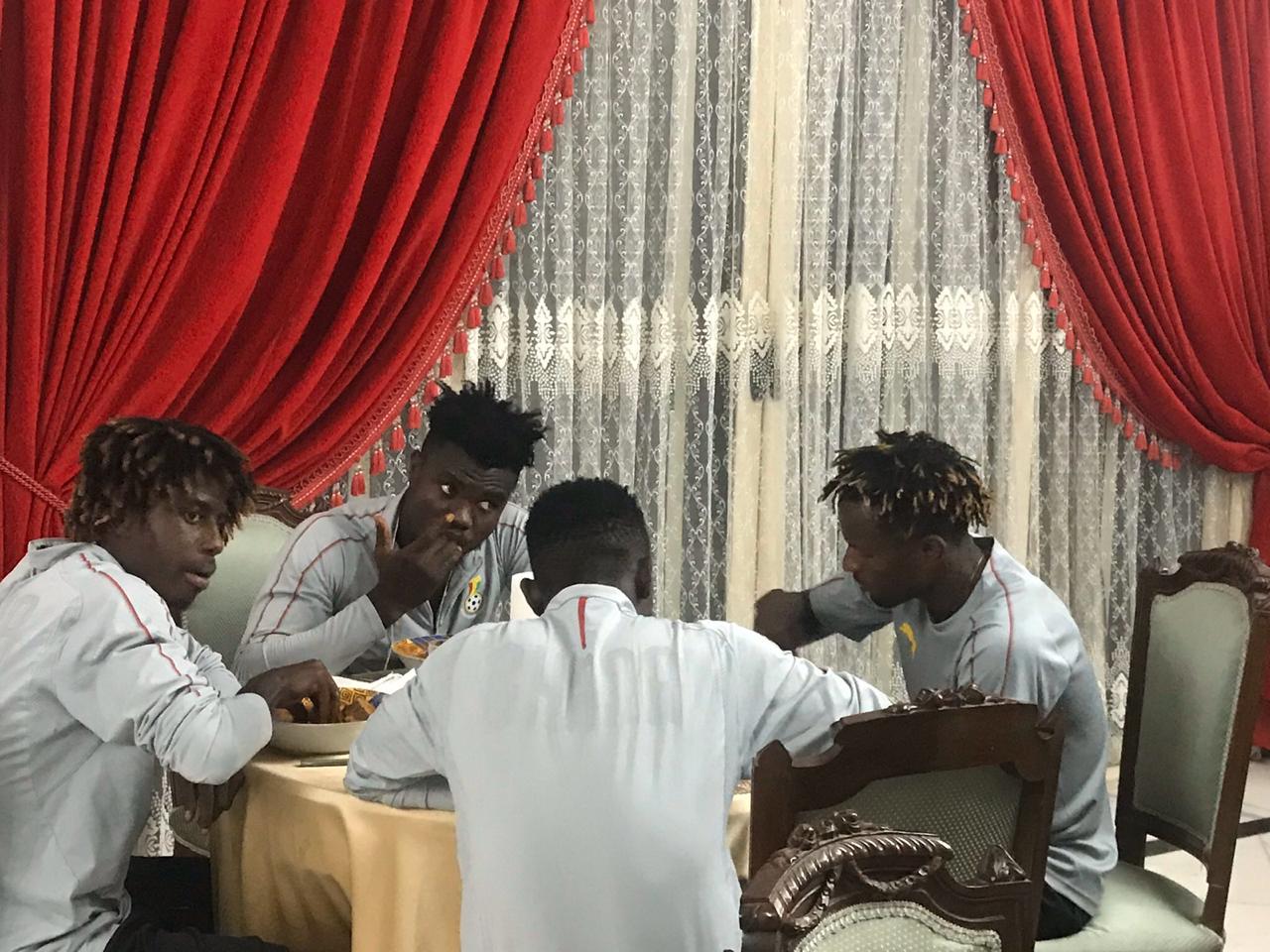 عشاء سفير غانا مع لاعبو المنتخب الاولمبى (4)