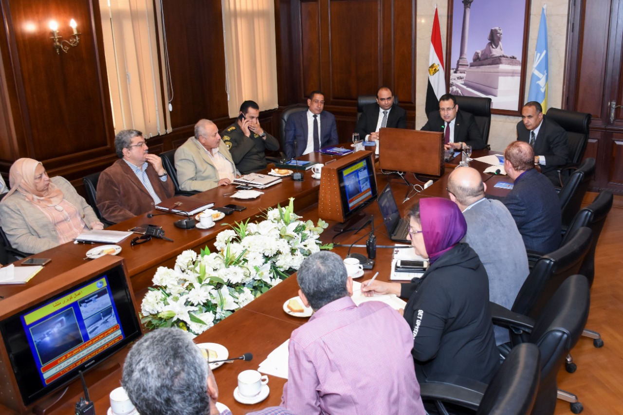 محافظ الإسكندرية يتابع مشروعات الصرف الصحى ومناقشة خطة تطهير الشنايش (5)