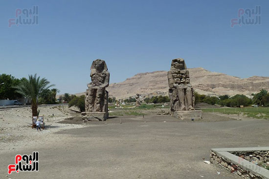 تمثالي ممنون سحر مميز في البر الغربي