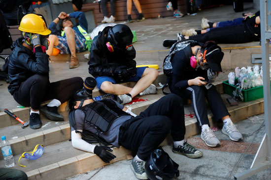 كر-وفر-بين-الشرطة-والمتظاهرين-فى-هونج-كونج