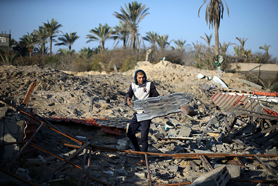 آثار قصف طائرات الاحتلال الإسرائيلى