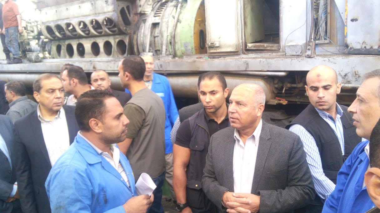 وزير النقل يتفقد ورش صيانة جرارات السكة الحديد بالسبتية  (4)