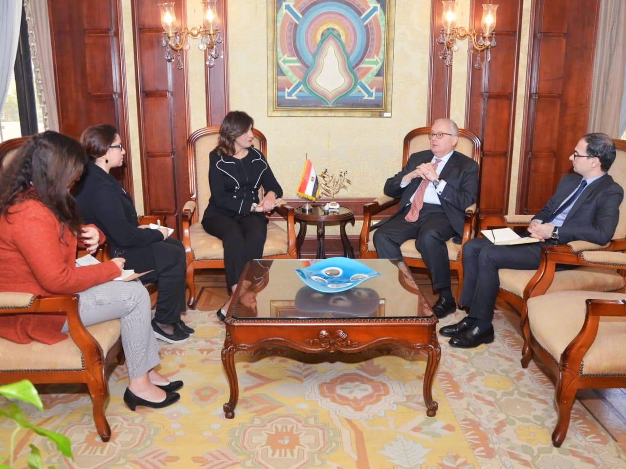 وزيرة الهجرة تلتقي سفير إيطاليا بالقاهرة  (1)