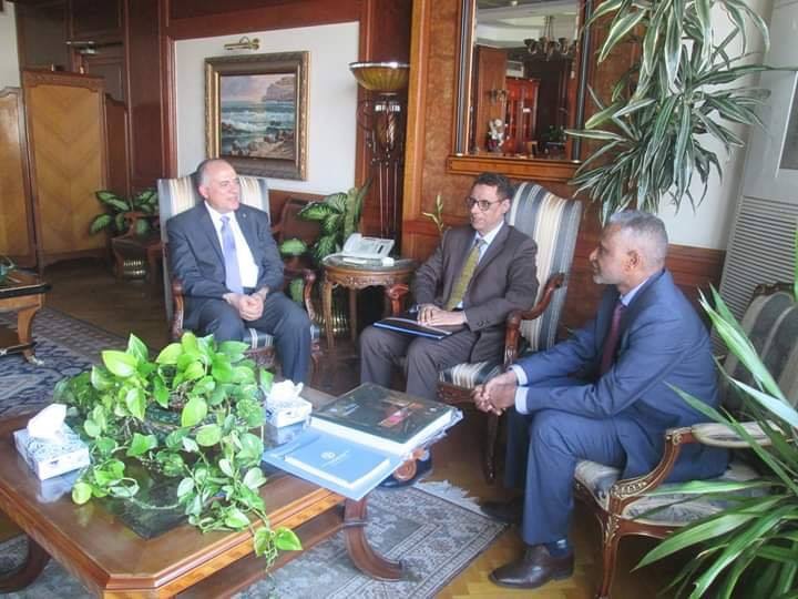 وزير الرى يلتقى المدير الاقليمى لمنظمة الفاو لمنطقة الشرق الأدني وشمال إفريقيا (1)