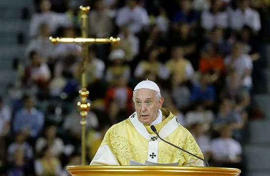 البابا فرانسيس يلقى خطابا فى الاستاد الوطنى ببانكوك