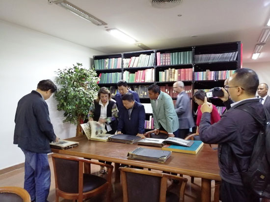 نائب وزير الرى بالصين فى جولة سياحية بمتحف النيل (13)