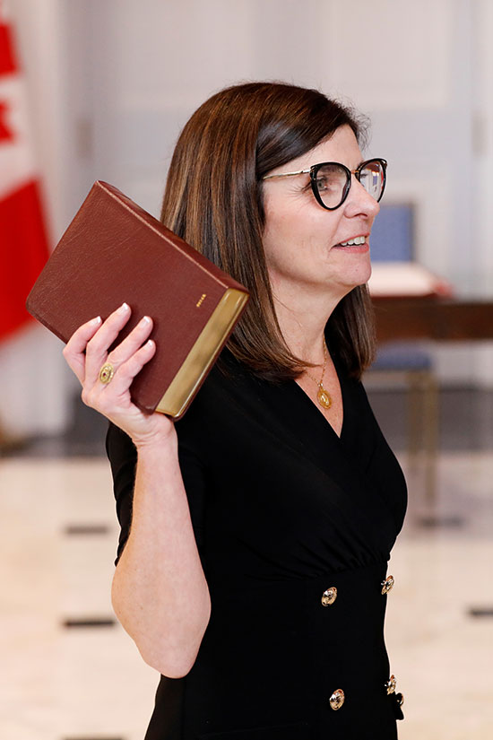 وزيرة العمل الكندية تؤدى اليمين الدستورية
