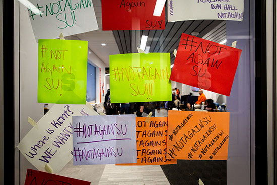 شعارات للطلبة فى جامعة سيراكيوز