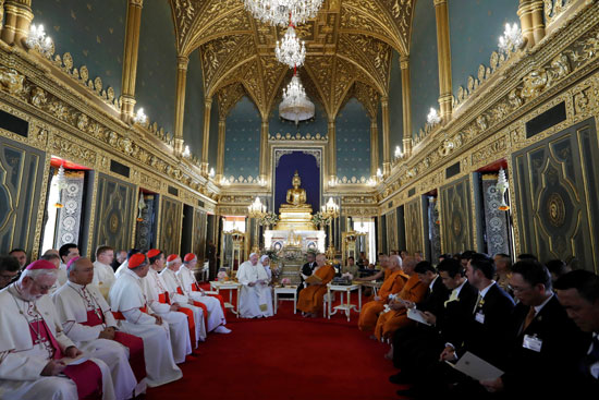 البطريرك-البوذى-يقرأ-رسالة-من-البابا
