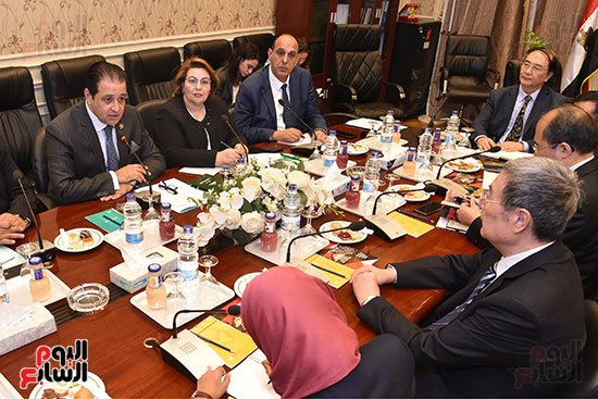 النائب علاء عابد رئيس لجنة حقوق الانسان مع وفد صينى (8)