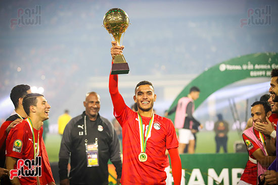 لحظة رفع المنتخب الأولمبى كأس بطولة أمم أفريقيا 2019  (37)