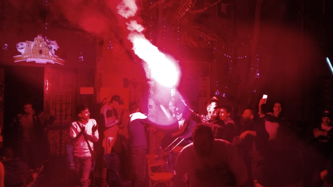 احتفالات بالشماريخ بشوارع الإسكندرية  (1)