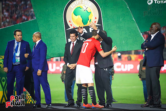 لحظة رفع المنتخب الأولمبى كأس بطولة أمم أفريقيا 2019  (16)