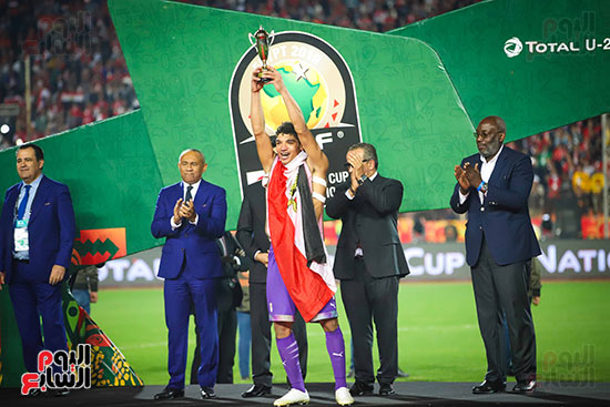 لحظة رفع المنتخب الأولمبى كأس بطولة أمم أفريقيا 2019  (9)
