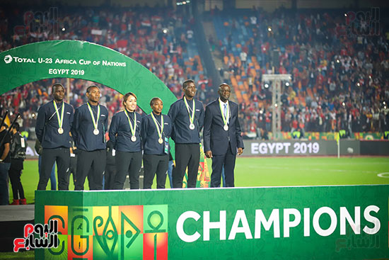 لحظة رفع المنتخب الأولمبى كأس بطولة أمم أفريقيا 2019  (21)