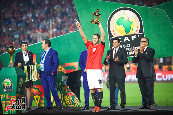 لحظة رفع المنتخب الأولمبى كأس بطولة أمم أفريقيا 2019  (19)