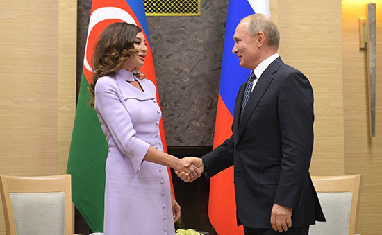 بوتين وزوجة رئيس أذربيجان