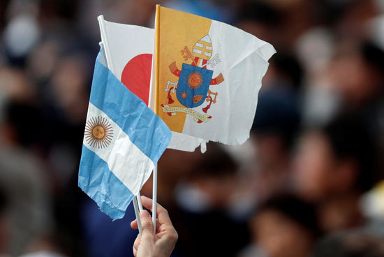أعلام-اليابان-والأرجنتين-والفاتيكان