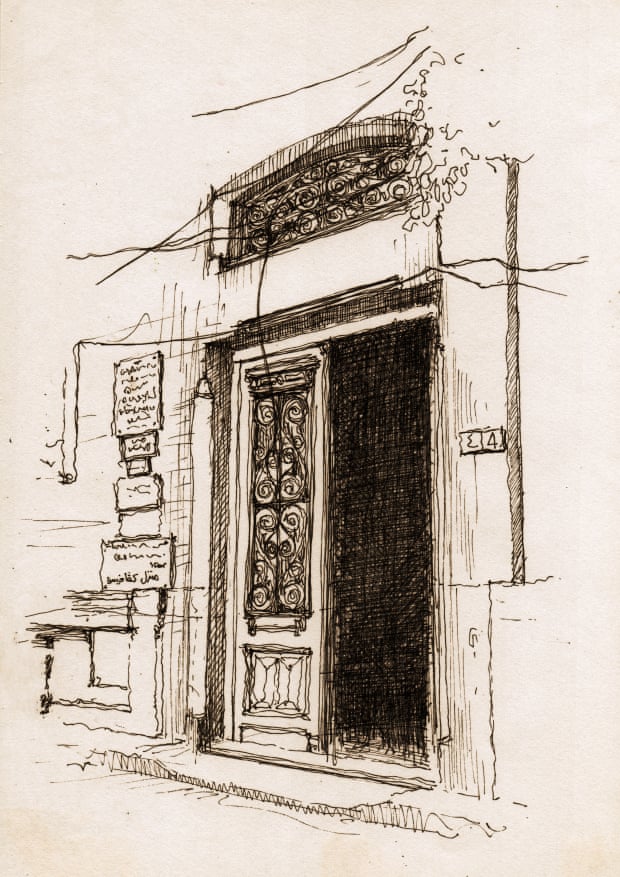 مدخل المبنى  الذى عاش فيه  الشاعر اليوناني قسطنطين بي كافافي